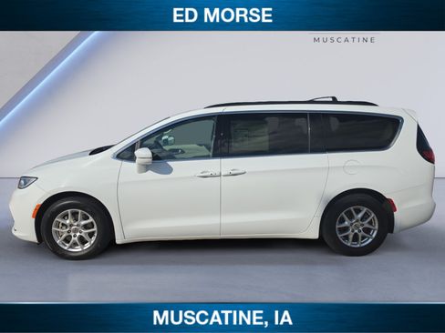 Certified 2022 Chrysler Pacifica Touring-L FWD image 2
