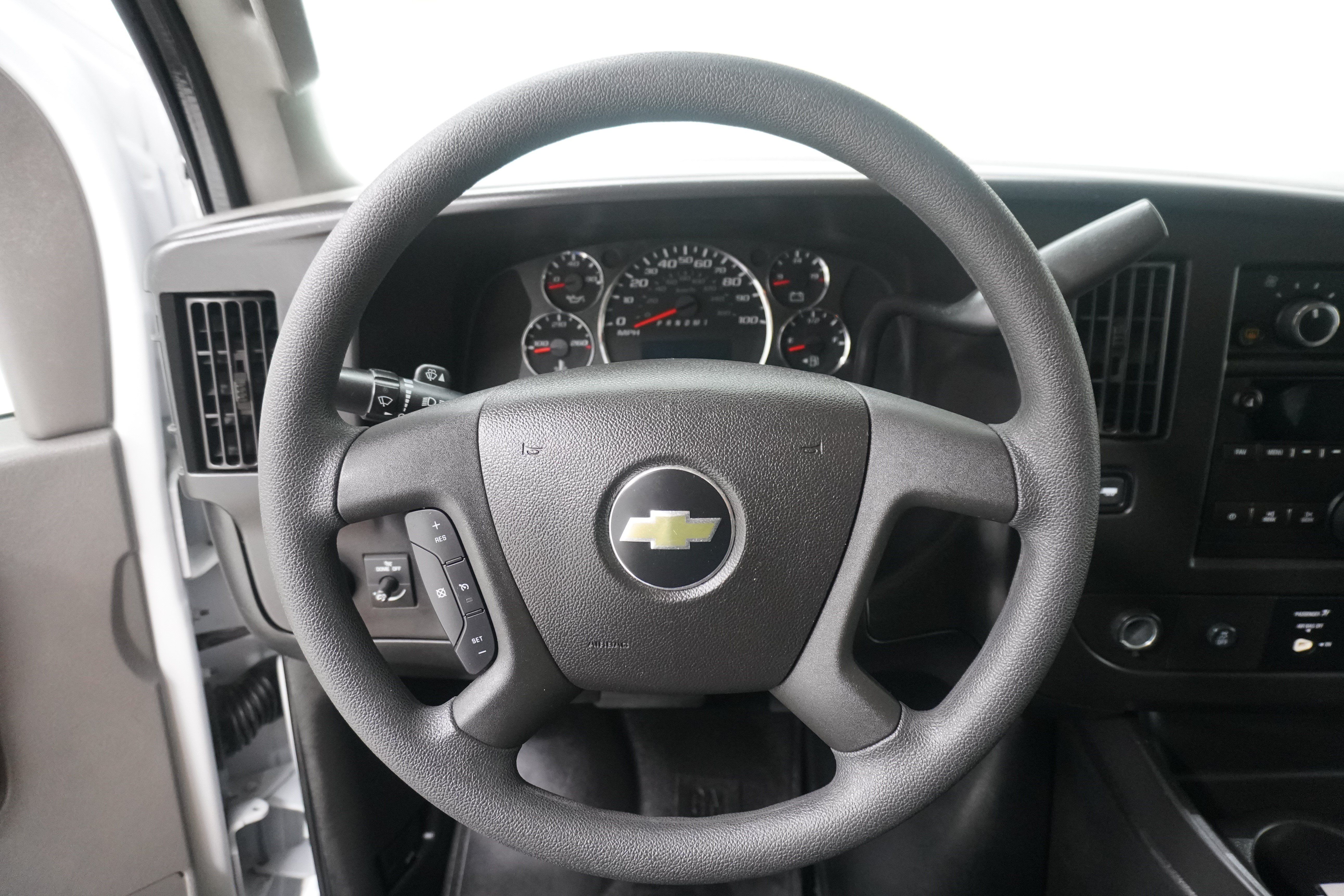 Used 2017 Chevrolet Express 2500 LT w/ LT Preferred Equipment Group RWD image 13