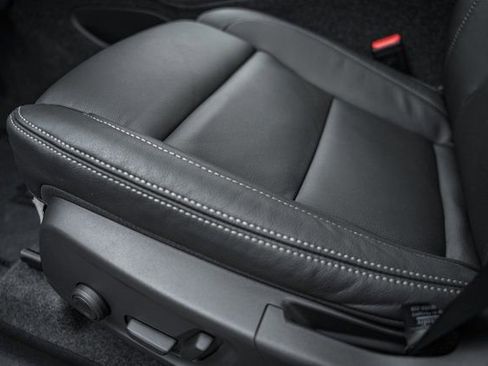 New 2026 Volvo XC40 B5 Plus w/ Protection Package Premier image 37