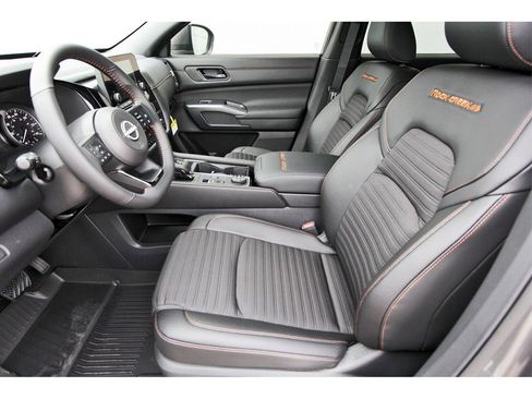 New 2025 Nissan Pathfinder Rock Creek image 6