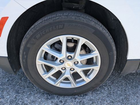 Used 2022 Chevrolet Equinox LS w/ LS Convenience Package FWD image 11