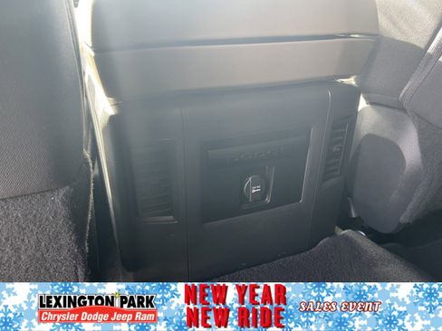 Used 2012 RAM 1500 Big Horn w/ Luxury Group image 11