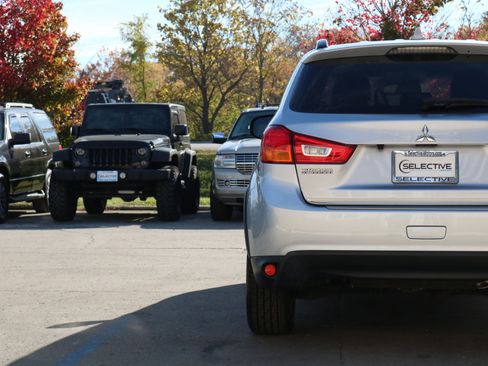 Used 2017 Mitsubishi Outlander Sport SEL image 10