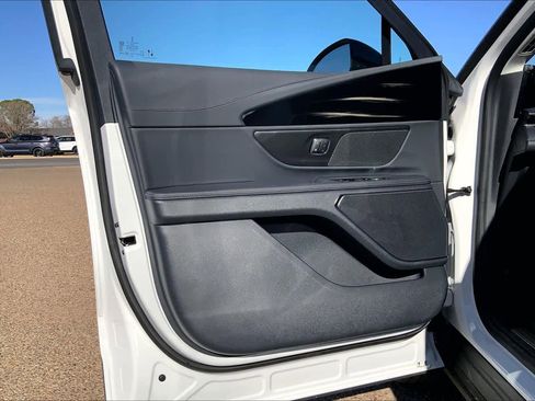 New 2026 Lincoln Nautilus Premier w/ Jet Appearance Package image 10