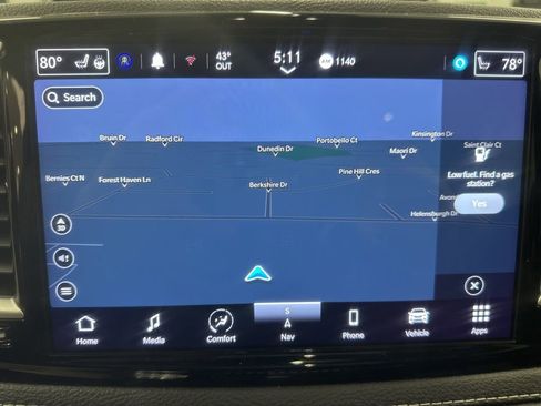 Used 2024 Chrysler Pacifica Select image 4