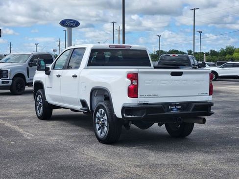 Used 2023 Chevrolet Silverado 2500 Custom w/ Custom Value Package AWD/4WD image 4