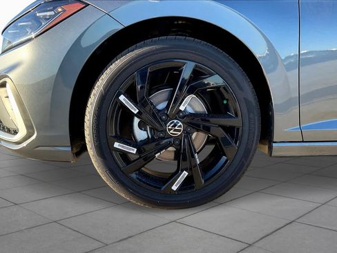 New 2025 Volkswagen Jetta SE image 11