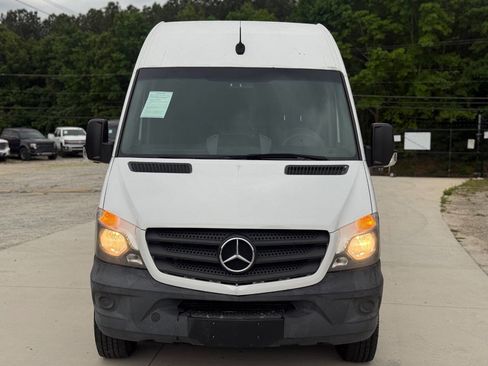Used 2018 Mercedes-Benz Sprinter 2500 image 2