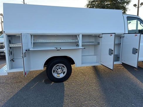 New 2025 Chevrolet Express 3500 w/ Power Convenience Package image 10