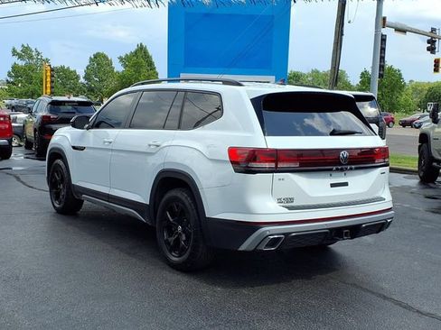 Used 2024 Volkswagen Atlas Peak Edition SE AWD/4WD image 3