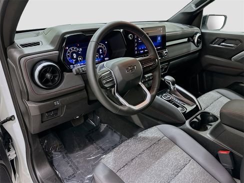 Used 2024 Chevrolet Colorado Z71 w/ Z71 Convenience Package 2 image 9