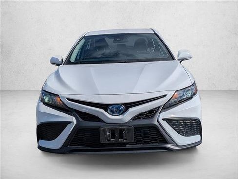 Certified 2022 Toyota Camry SE w/ Cold Weather Package image 2