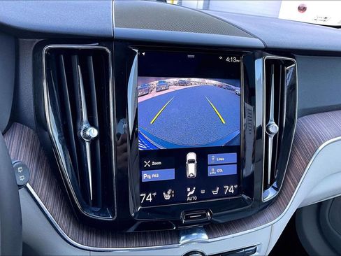 Used 2021 Volvo XC60 T5 Momentum image 13