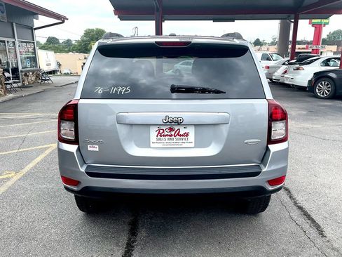 Used 2016 Jeep Compass Latitude AWD/4WD image 5
