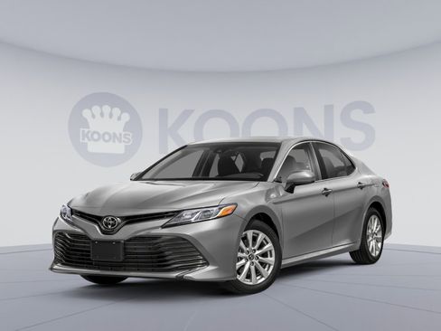 Used 2019 Toyota Camry LE image 1