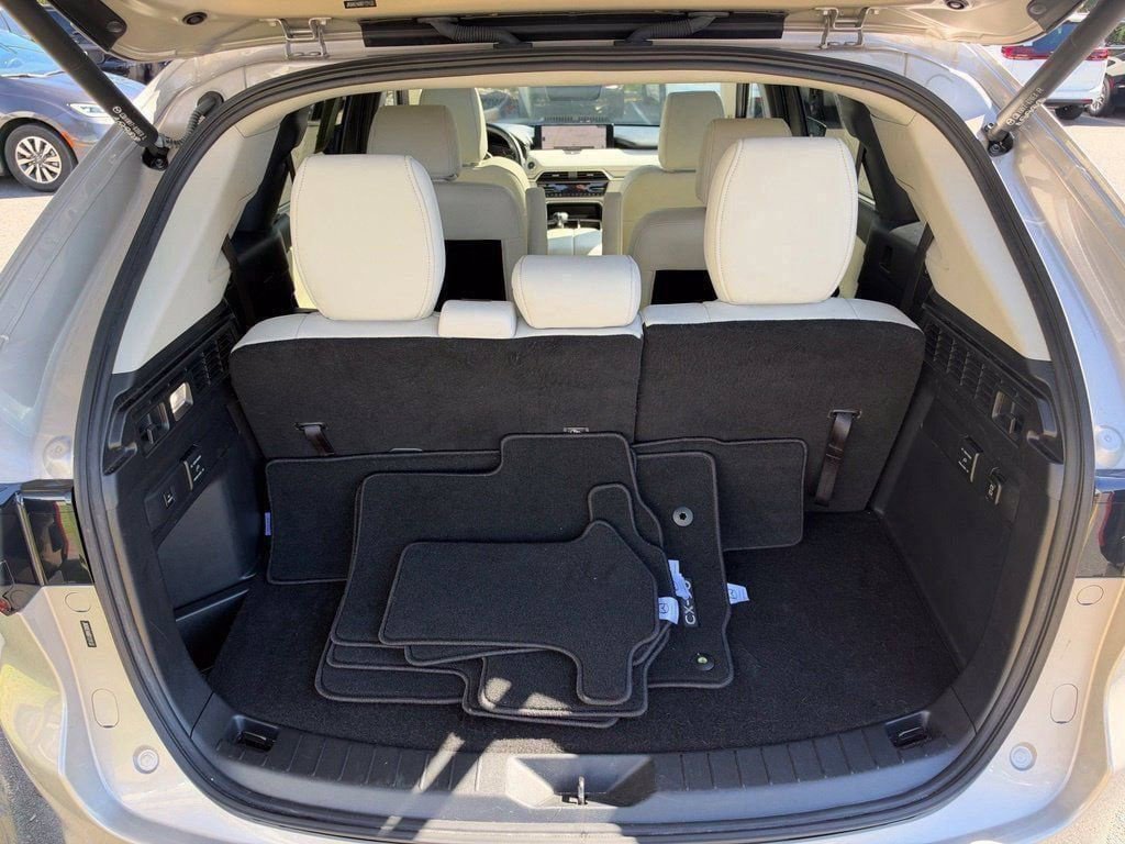 Used 2024 MAZDA CX-90 Plug-In Hybrid w/ Premium Plus AWD/4WD image 31