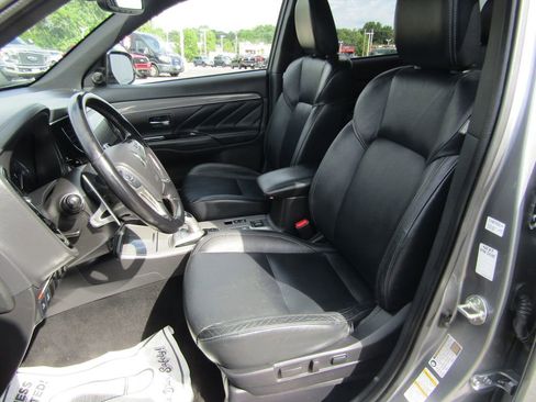 Used 2022 Mitsubishi Outlander SEL image 9