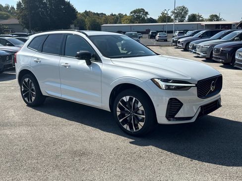 New 2026 Volvo XC60 B5 Plus w/ Climate Package image 3