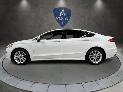 Used 2020 Ford Fusion SE image 2