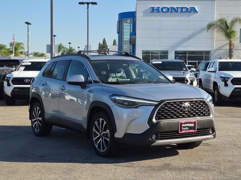 Certified 2023 Toyota Corolla Cross XLE w/ Convenience Package AWD/4WD image 3
