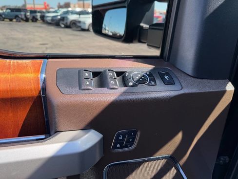 Used 2017 Ford F250 King Ranch w/ FX4 Off-Road Package AWD/4WD image 13
