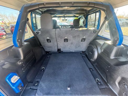 Used 2021 Jeep Wrangler Unlimited Sahara image 20