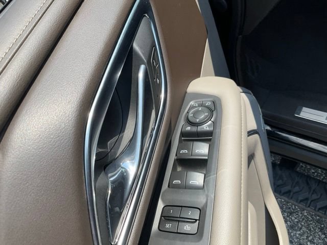 Used 2021 Chevrolet Suburban Z71 w/ Z71 Off-Road Package AWD/4WD image 8