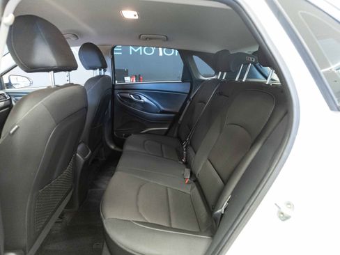 Used 2018 Hyundai Elantra GT FWD image 12