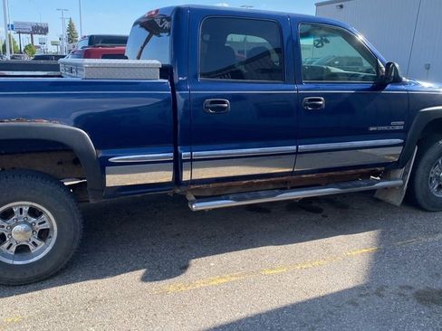 Used 2002 GMC Sierra 2500 4x4 Crew Cab HD w/ SLT Marketing Option Pkg image 2