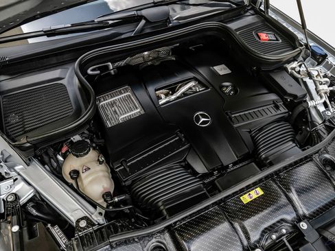 Used 2025 Mercedes-Benz GLS 580 4MATIC image 99