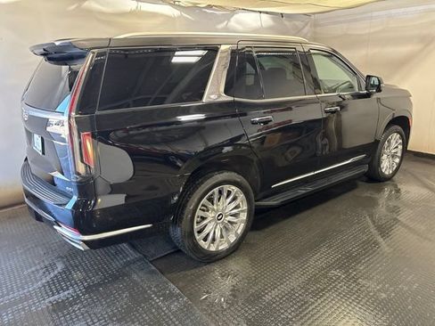 Certified 2023 Cadillac Escalade Premium Luxury w/ LPO, Illumination Package AWD/4WD image 5