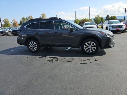 Used 2025 Subaru Outback Premium image 65