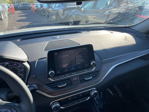 Used 2025 Nissan Altima 2.5 SV image 21