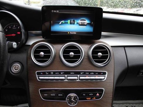 Used 2019 Mercedes-Benz C 300 4MATIC Sedan image 19