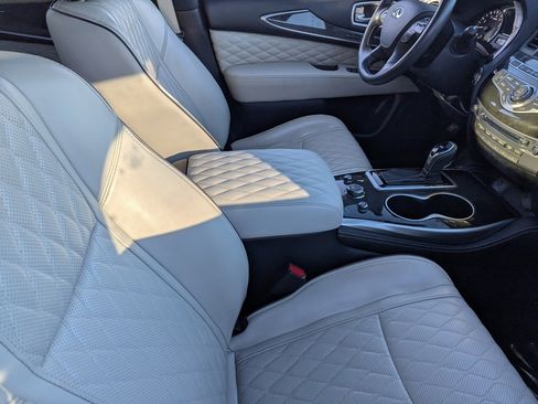 Certified 2019 INFINITI QX60 Luxe w/ Limited Package image 12