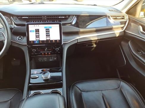 Used 2022 Jeep Grand Cherokee L Limited image 18