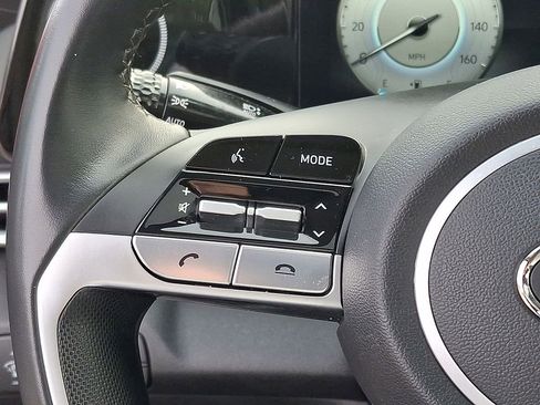 Used 2023 Hyundai Elantra Limited image 17