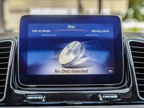Used 2018 Mercedes-Benz GLS 550 4MATIC image 25