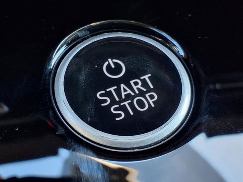 Used 2023 Audi Q4 e-tron Premium image 15