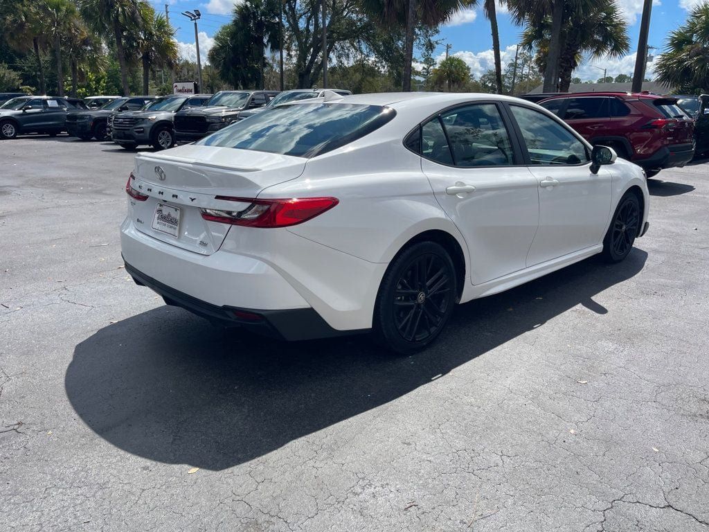Used 2025 Toyota Camry SE FWD image 4