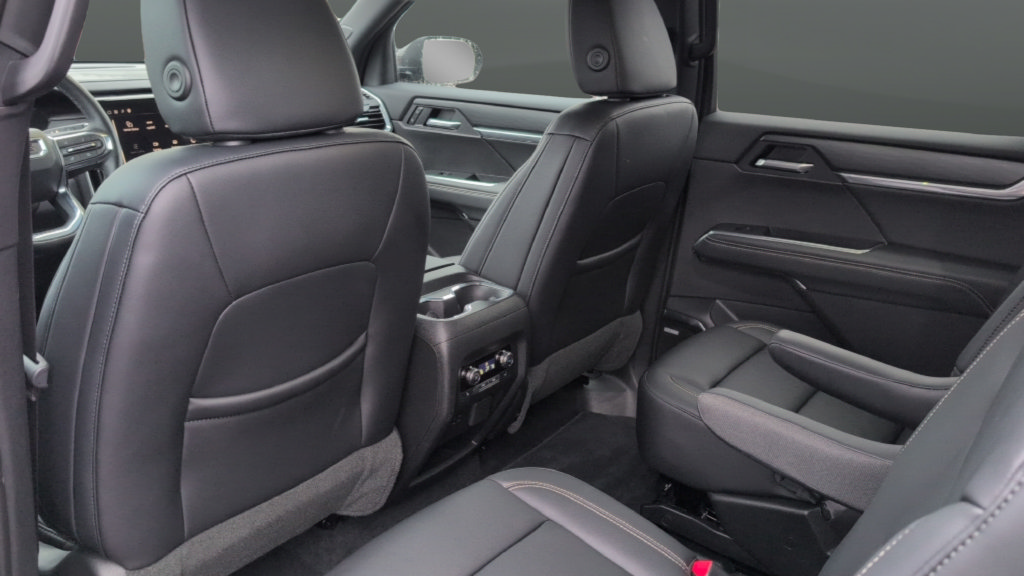 Certified 2026 GMC Acadia Elevation w/ Elevation Premium Package AWD/4WD image 19