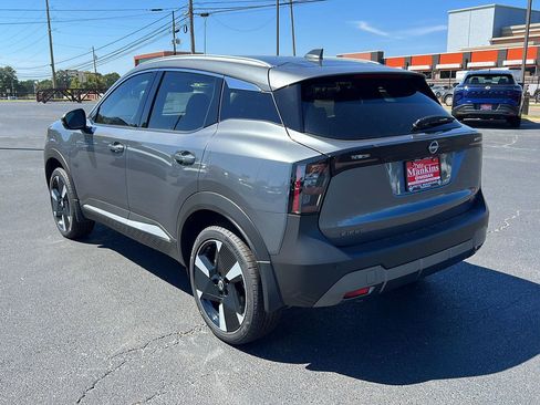 New 2025 Nissan Kicks SR image 6