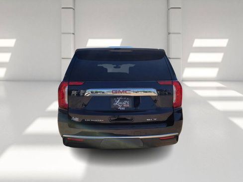 Used 2021 GMC Yukon XL SLT w/ SLT Premium Package image 6