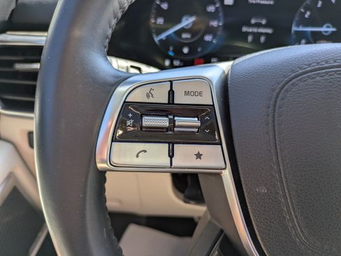 Used 2025 Kia Telluride SX w/ SX Captain's Chair Package image 22