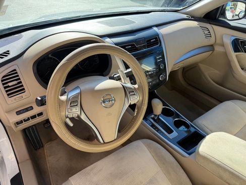 Used 2013 Nissan Altima 3.5 SV image 6