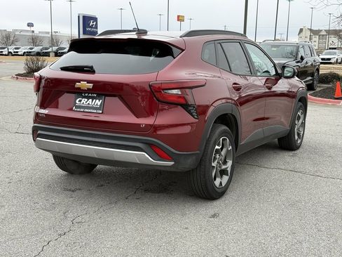 Used 2025 Chevrolet Trax LT w/ LT Convenience Package image 7