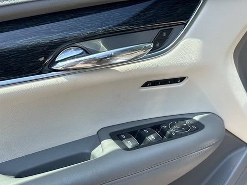 Used 2020 Cadillac XT6 Premium Luxury AWD/4WD image 17