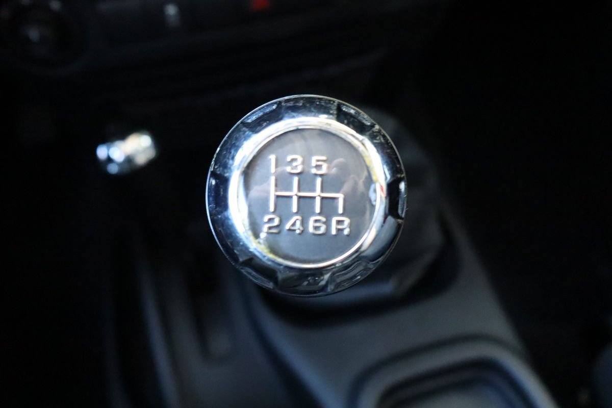 Used 2012 Jeep Wrangler Sahara w/ Connectivity Group AWD/4WD image 30