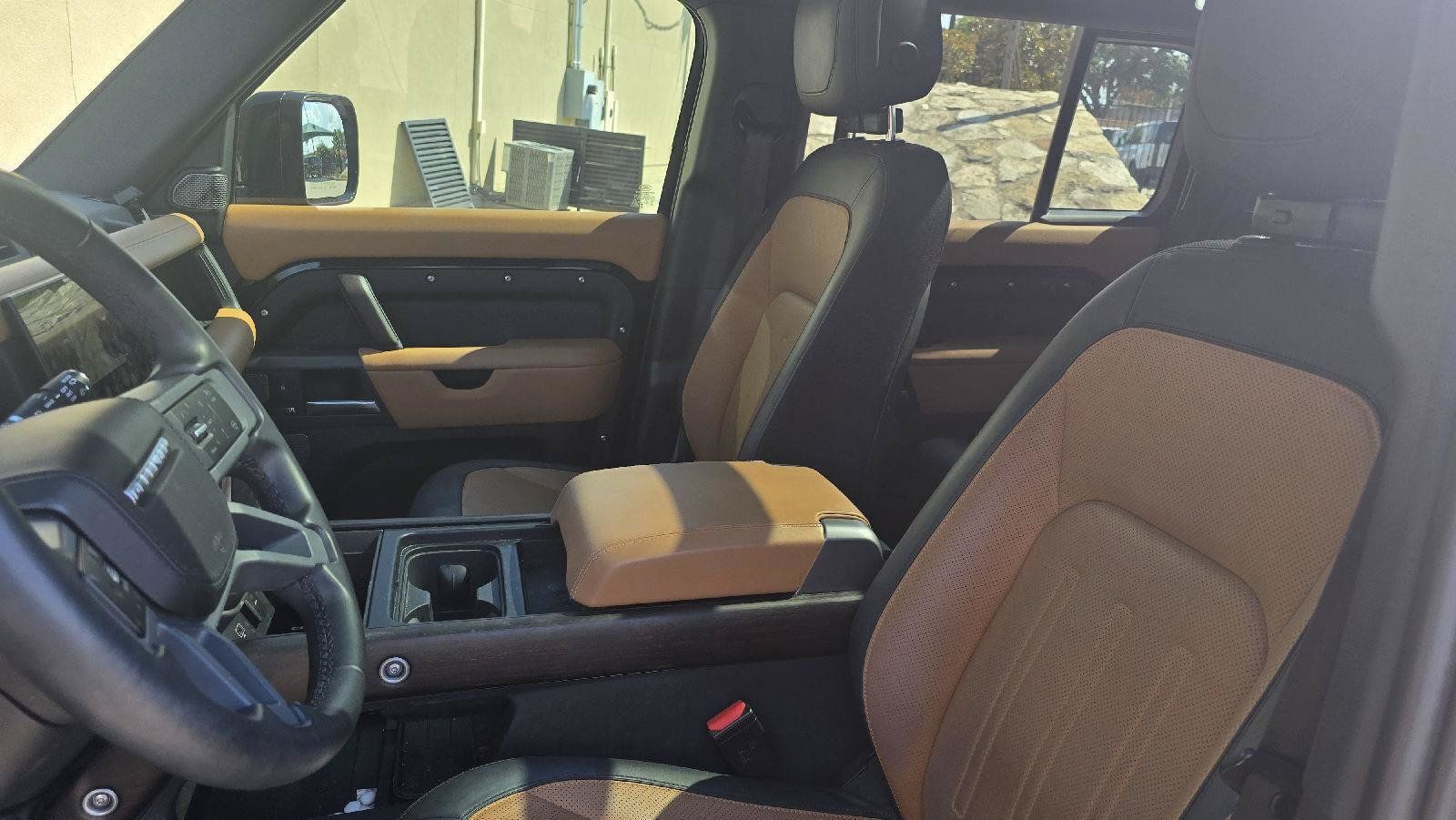Certified 2024 Land Rover Defender 110 X AWD/4WD image 7