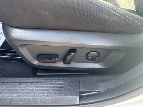 Used 2024 Nissan Rogue SV image 19